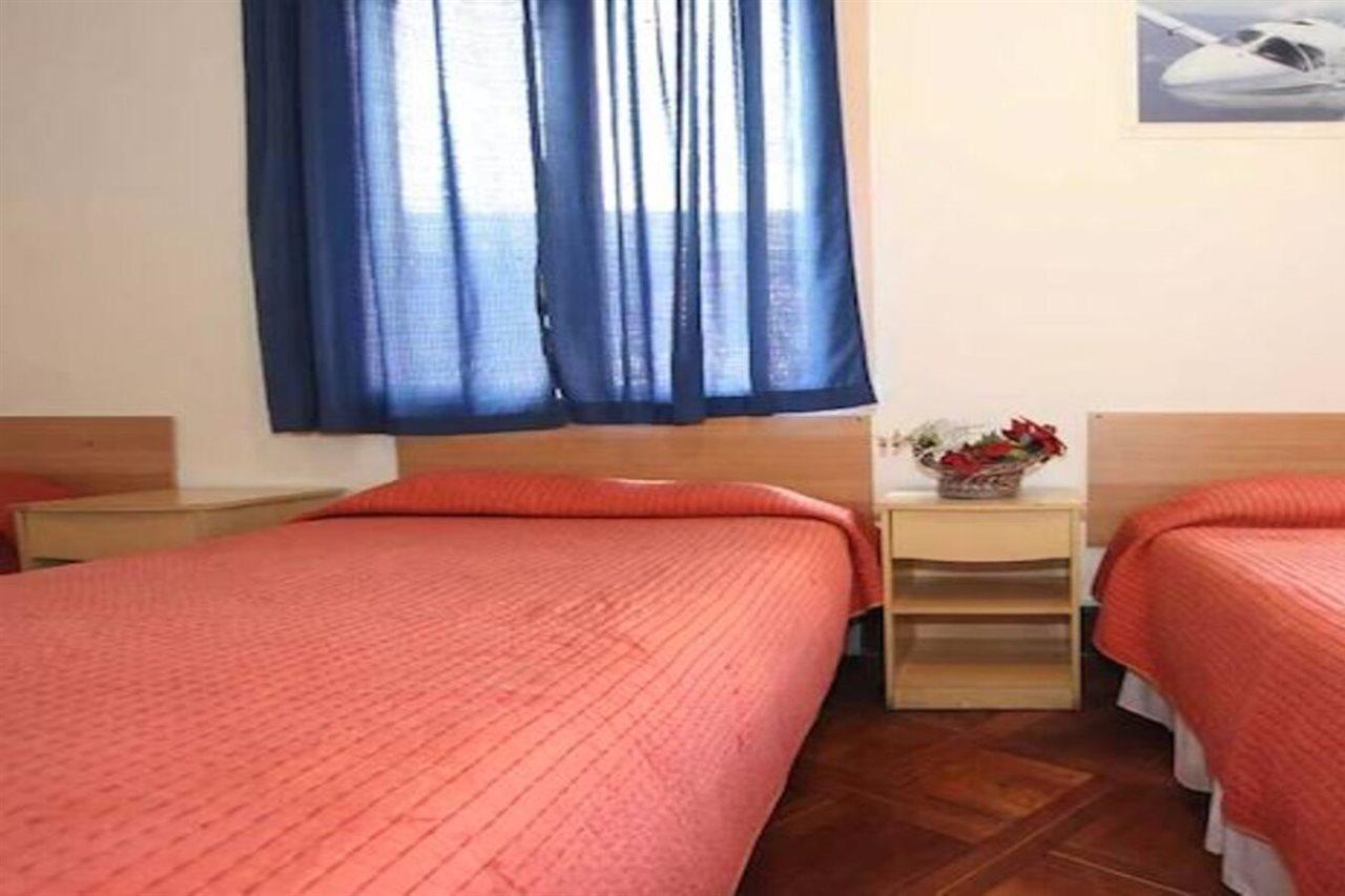 Hotel Londres 35 سانتياغو المظهر الخارجي الصورة