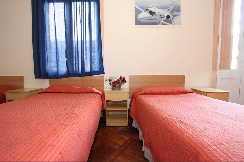 Hotel Londres 35 سانتياغو المظهر الخارجي الصورة